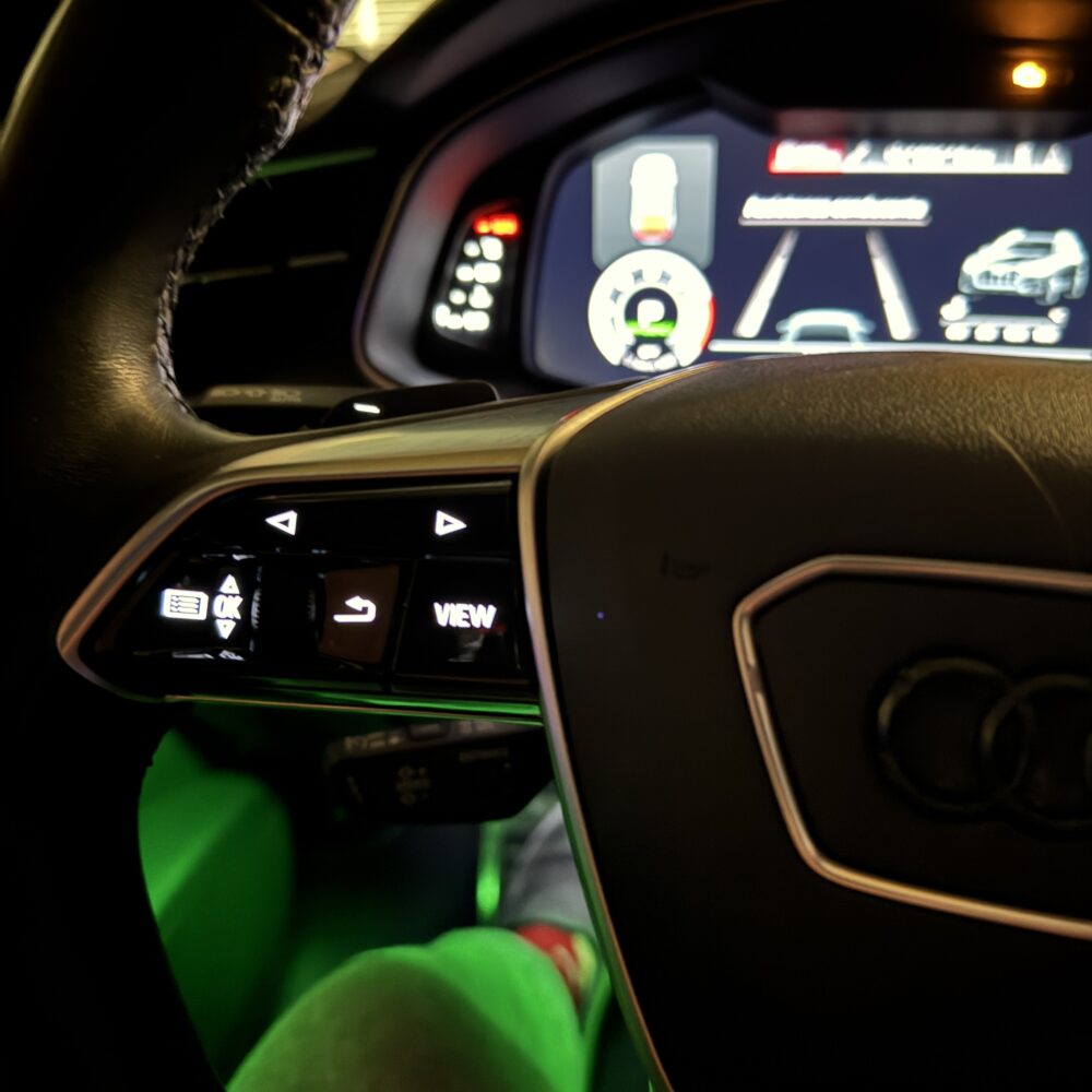 (50% deposite) customized carbon fiber steering wheel fit for audi c8, 2023, con acc